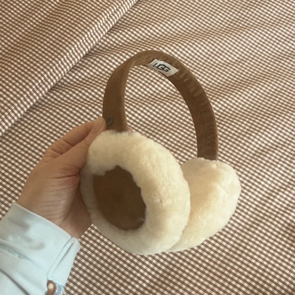 UGG Cream and Brown ear muffs - Picture 3 of 3